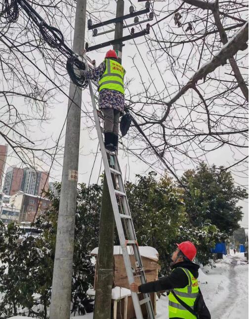 聞雪而動 荊州聯通全力保障網絡安全與通訊設備搶修紀實